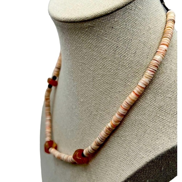 Vintage Natural Shell & Carnelian Bead Necklace.  A25 - Picture 8 of 9